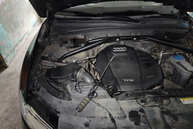 Used Audi Q5 2015 40 TFSI Technology Edition Engine Bay Right