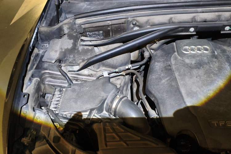 Used Audi Q5 2015 40 TFSI Trendy Edition Engine Bay Right