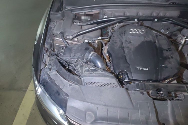 Used Audi Q5 2015 40 TFSI Comfort Model Engine Bay Right