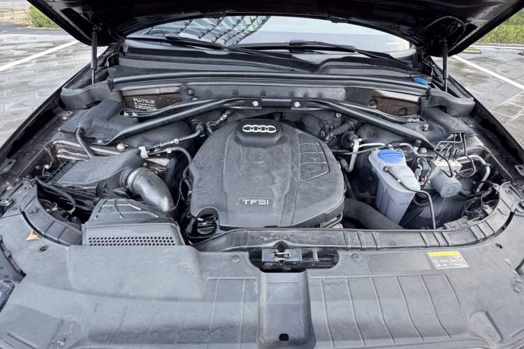 Used Audi Q5 2015 40 TFSI Trendy Edition Engine Bay