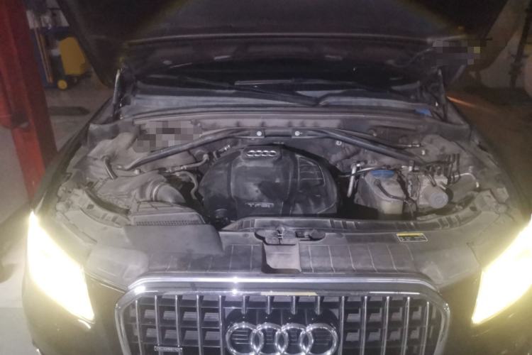 Used Audi Q5 2015 40 TFSI Trendy Edition Engine Bay