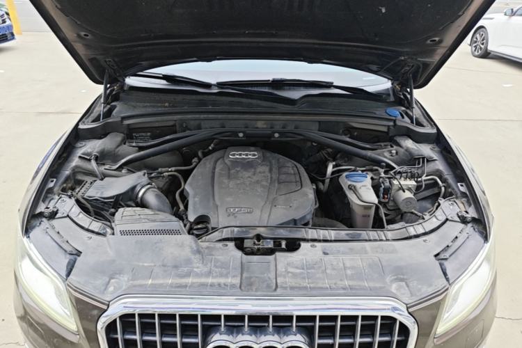 Used Audi Q5 2015 40 TFSI Technology Edition Engine Bay