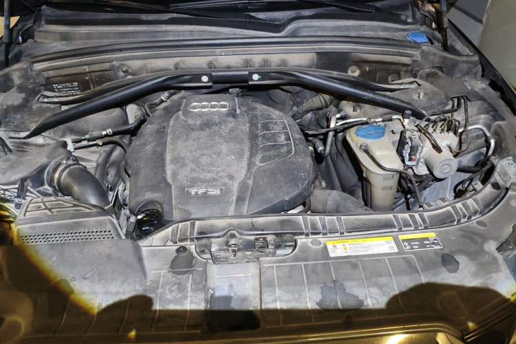 Used Audi Q5 2015 40 TFSI Trendy Edition Engine Bay