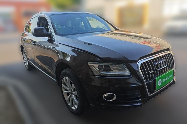 Used Audi Q5 2015 40 TFSI Technology Edition Front Right 45 Deg