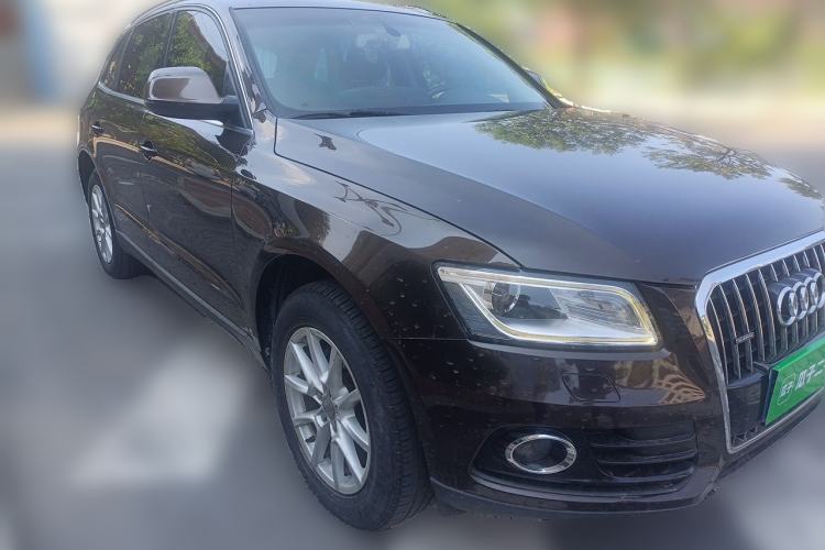 Used Audi Q5 2015 40 TFSI Trendy Edition Front Right 45 Deg