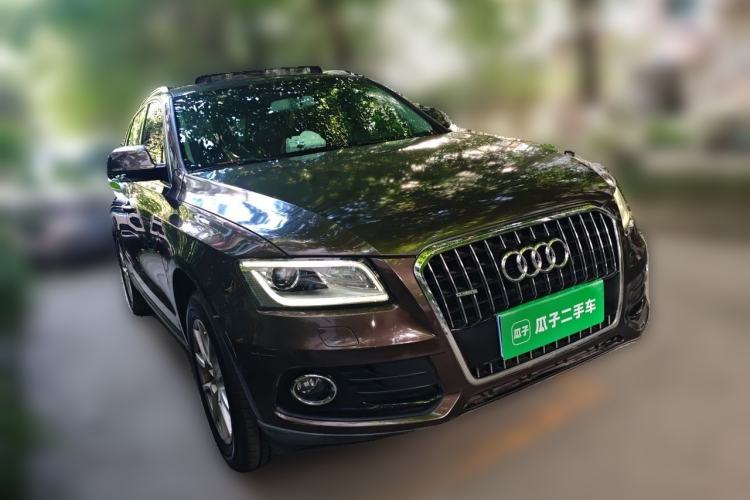 Used Audi Q5 2015 40 TFSI Trendy Edition Front Right 45 Deg