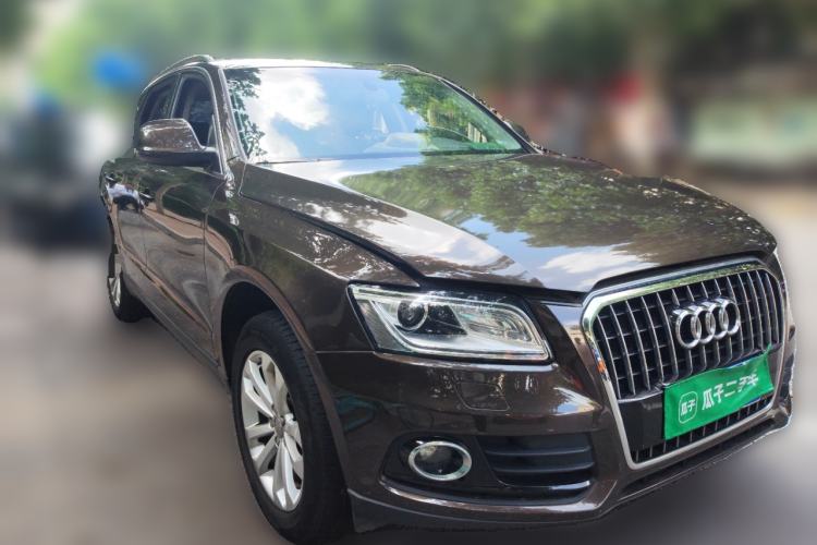 Used Audi Q5 2015 40 TFSI Technology Edition Front Right 45 Deg