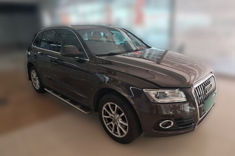 Used Audi Q5 2015 40 TFSI Trendy Edition Front Right 45 Deg