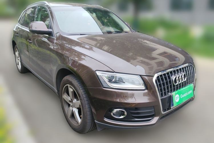 Used Audi Q5 2015 40 TFSI Trendy Edition Front Right 45 Deg
