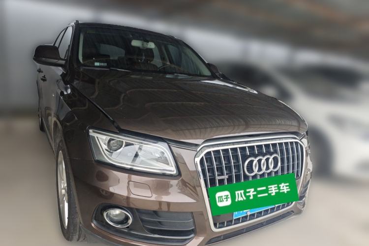 Used Audi Q5 2015 40 TFSI Comfort Model Front Right 45 Deg