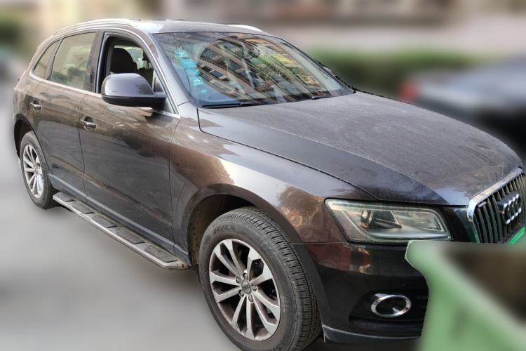 Used Audi Q5 2015 40 TFSI Technology Edition Front Right 45 Deg