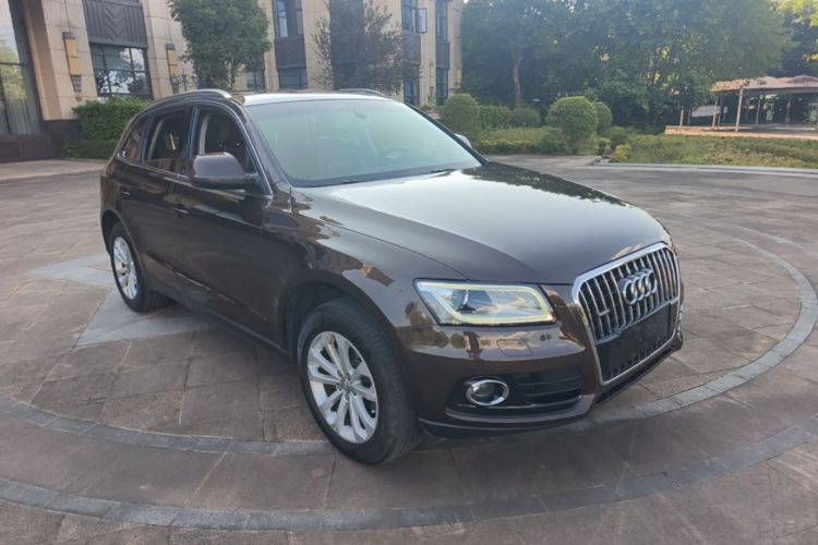 Used Audi Q5 2015 40 TFSI Technology Edition Front Right 45 Deg
