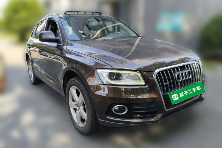 Used Audi Q5 2015 40 TFSI Trendy Edition Front Right 45 Deg