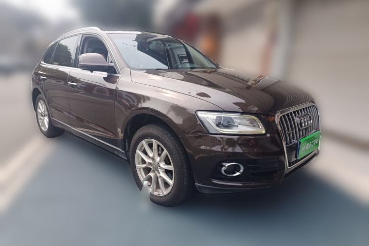 Used Audi Q5 2015 40 TFSI Trendy Edition Front Right 45 Deg