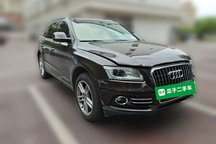 Used Audi Q5 2015 40 TFSI Comfort Model Front Right 45 Deg