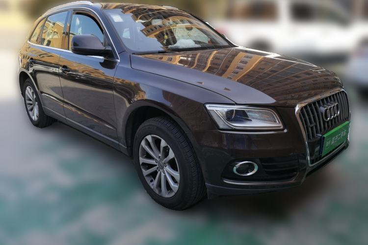 Used Audi Q5 2015 40 TFSI Technology Edition Front Right 45 Deg