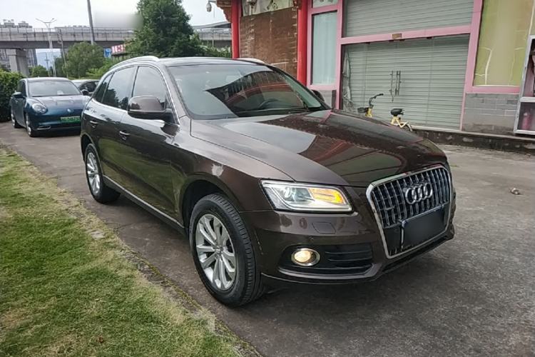 Used Audi Q5 2015 40 TFSI Technology Edition Front Right 45 Deg