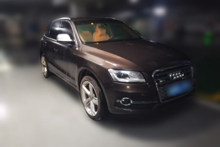 Used Audi Q5 2015 40 TFSI Comfort Model Front Right 45 Deg