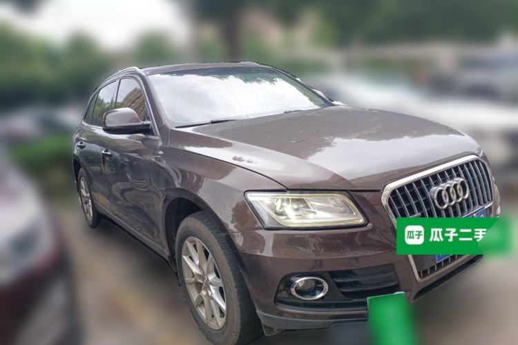 Used Audi Q5 2015 40 TFSI Trendy Edition Front Right 45 Deg