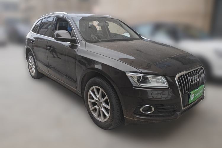 Used Audi Q5 2015 40 TFSI Trendy Edition Front Right 45 Deg