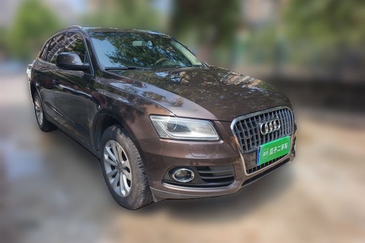 Used Audi Q5 2015 40 TFSI Technology Edition Front Right 45 Deg