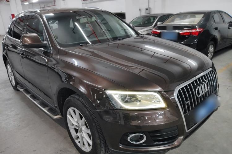 Used Audi Q5 2015 40 TFSI Trendy Edition Front Right 45 Deg