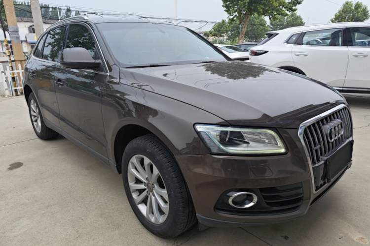 Used Audi Q5 2015 40 TFSI Technology Edition Front Right 45 Deg
