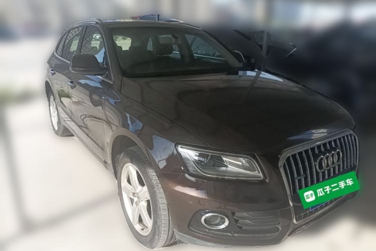 Used Audi Q5 2015 40 TFSI Comfort Model Front Right 45 Deg