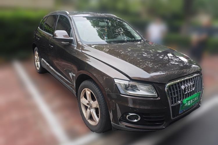 Used Audi Q5 2015 40 TFSI Comfort Model Front Right 45 Deg