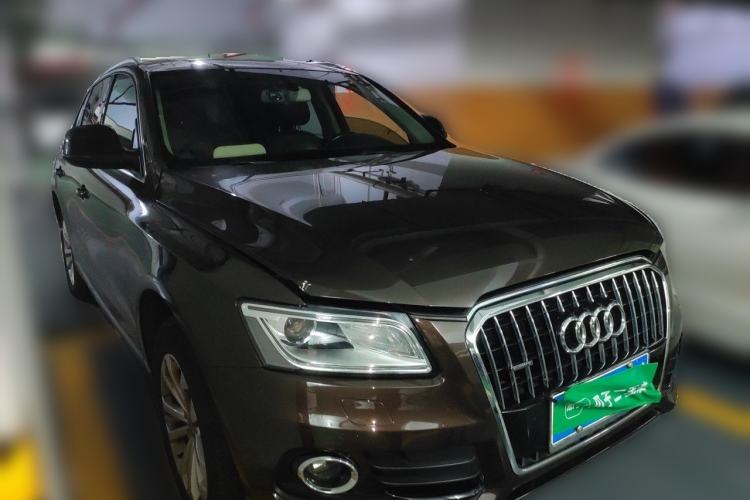 Used Audi Q5 2015 40 TFSI Technology Edition Front Right 45 Deg