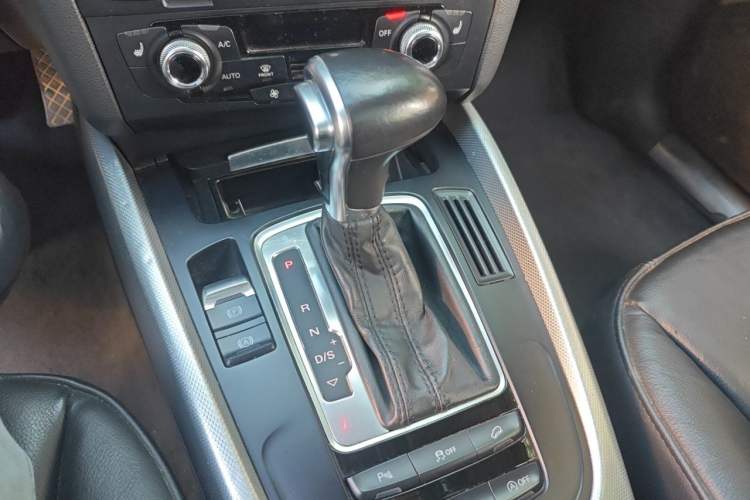 Used Audi Q5 2015 40 TFSI Technology Edition Gear Lever