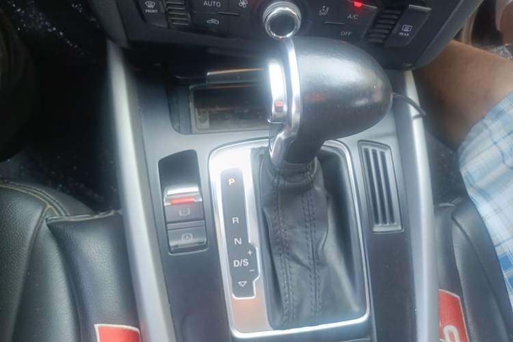 Used Audi Q5 2015 40 TFSI Trendy Edition Gear Lever