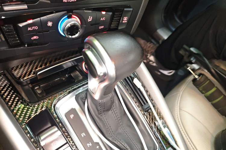 Used Audi Q5 2015 40 TFSI Trendy Edition Gear Lever