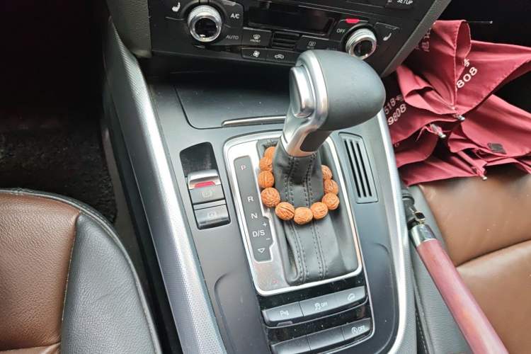 Used Audi Q5 2015 40 TFSI Technology Edition Gear Lever