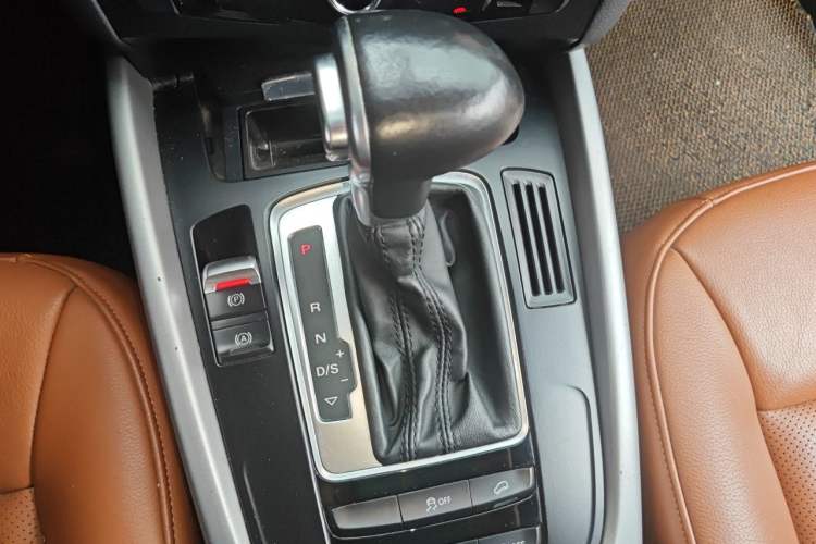 Used Audi Q5 2015 40 TFSI Trendy Edition Gear Lever