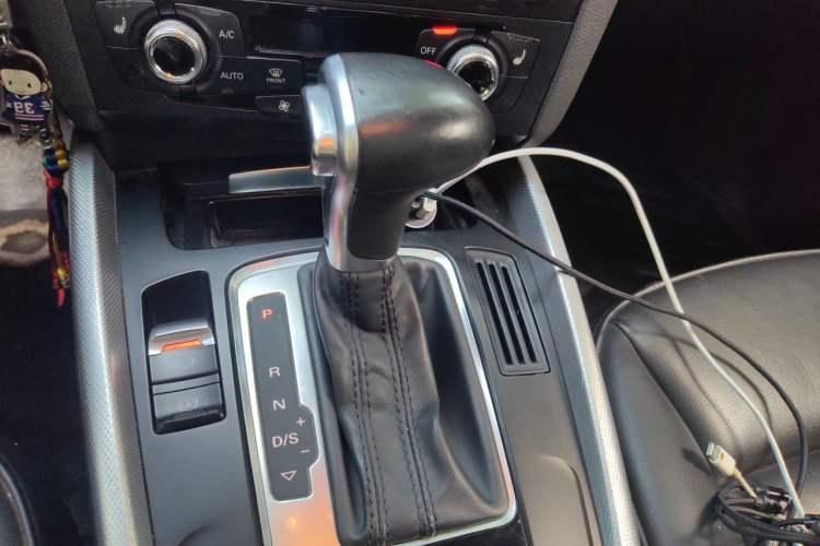 Used Audi Q5 2015 40 TFSI Technology Edition Gear Lever