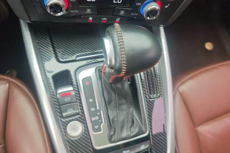 Used Audi Q5 2015 40 TFSI Technology Edition Gear Lever