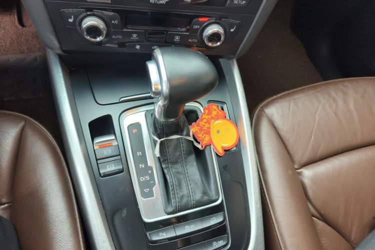 Used Audi Q5 2015 40 TFSI Technology Edition Gear Lever
