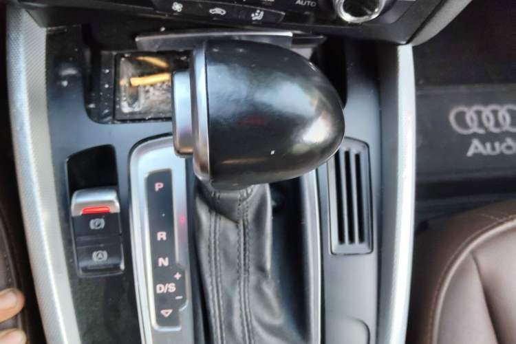 Used Audi Q5 2015 40 TFSI Technology Edition Gear Lever