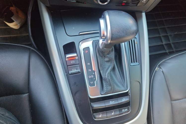 Used Audi Q5 2015 40 TFSI Trendy Edition Gear Lever
