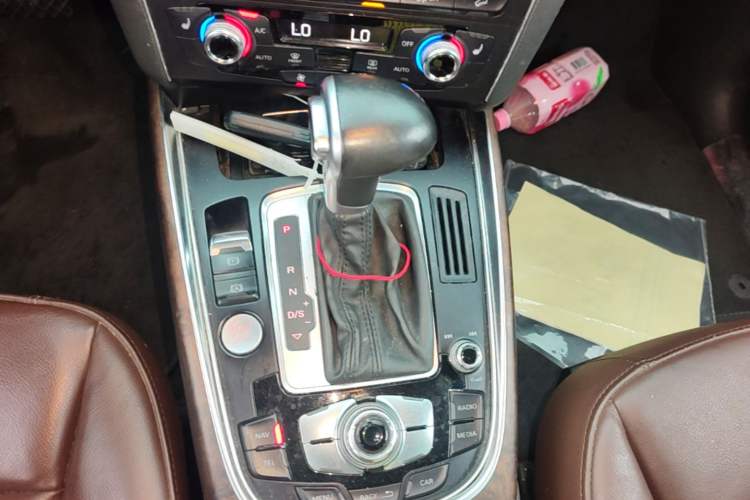 Used Audi Q5 2015 40 TFSI Comfort Model Gear Lever