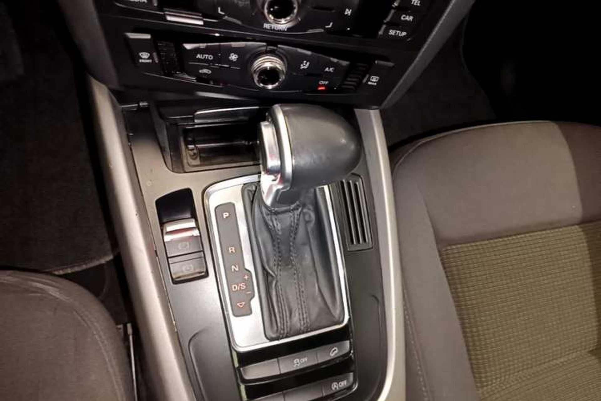 Used Audi Q5 2015 40 TFSI Trendy Edition Gear Lever