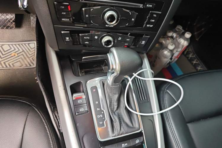 Used Audi Q5 2015 40 TFSI Trendy Edition Gear Lever