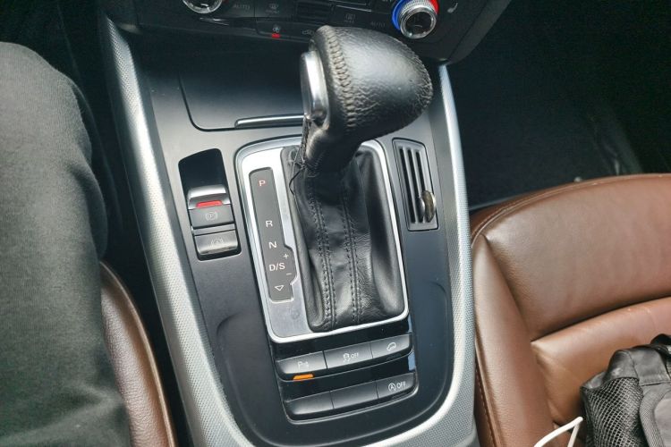 Used Audi Q5 2015 40 TFSI Technology Edition Gear Lever