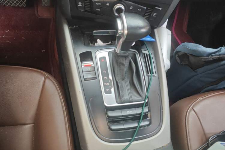 Used Audi Q5 2015 40 TFSI Trendy Edition Gear Lever
