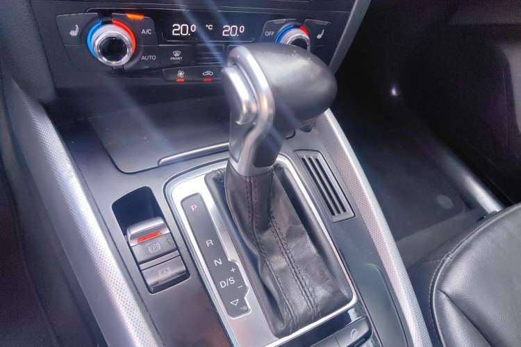 Used Audi Q5 2015 40 TFSI Technology Edition Gear Lever