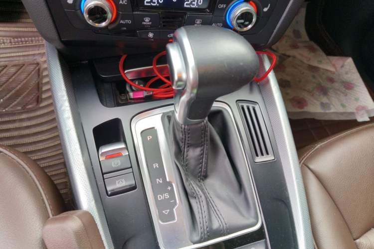 Used Audi Q5 2015 40 TFSI Technology Edition Gear Lever