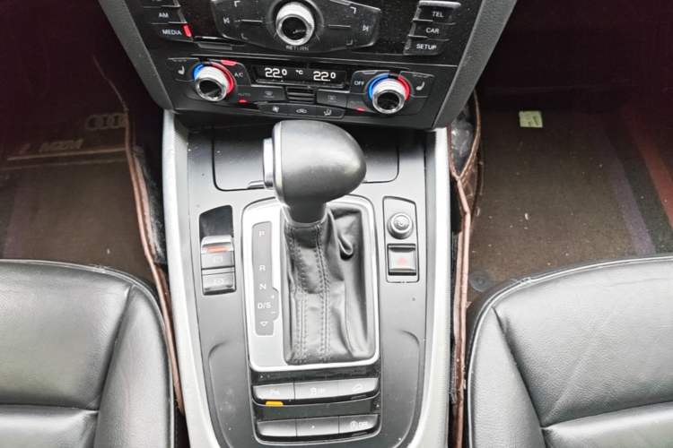 Used Audi Q5 2015 40 TFSI Technology Edition Gear Lever