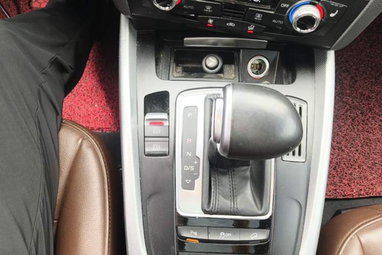 Used Audi Q5 2015 40 TFSI Technology Edition Gear Lever