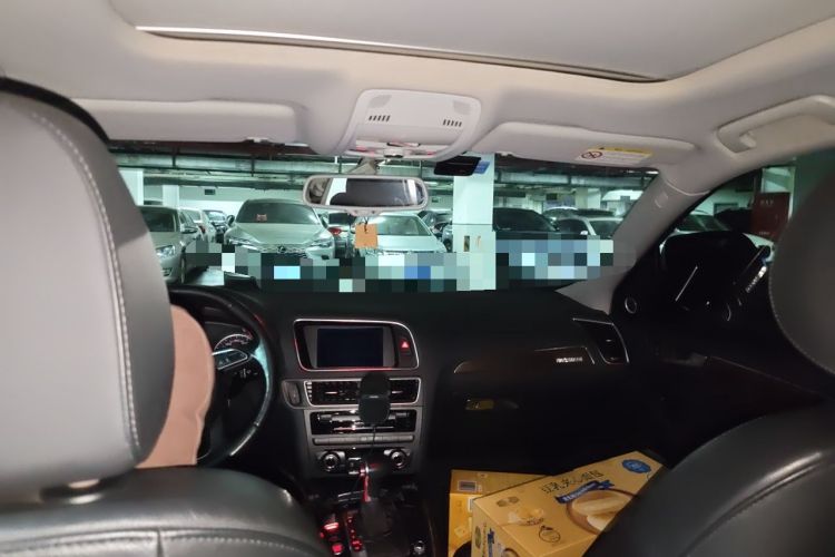 Used Audi Q5 2015 40 TFSI Comfort Model Headliner